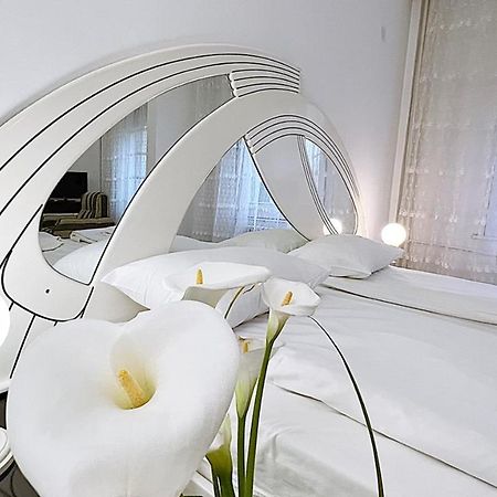 Hotel Splendid Roese Buitenkant foto