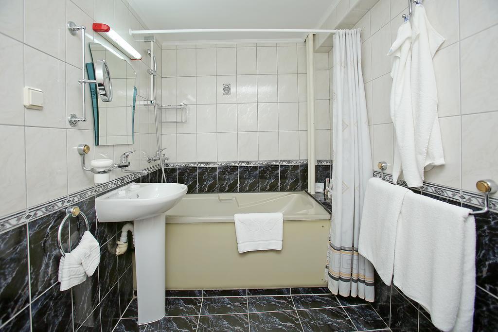 Hotel Splendid Roese Buitenkant foto