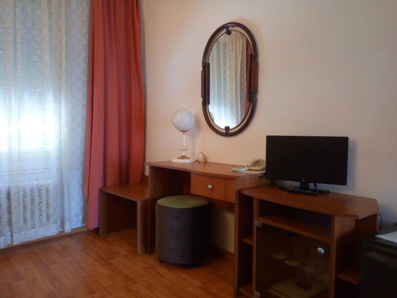Hotel Splendid Roese Buitenkant foto